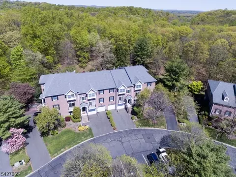 59 Spring Hill Cir, Wayne, NJ 07470 photo 3
