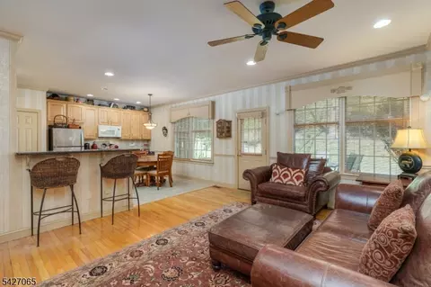 59 Spring Hill Cir, Wayne, NJ 07470 photo 10