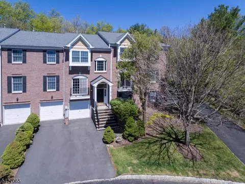 59 Spring Hill Cir, Wayne, NJ 07470 photo 2