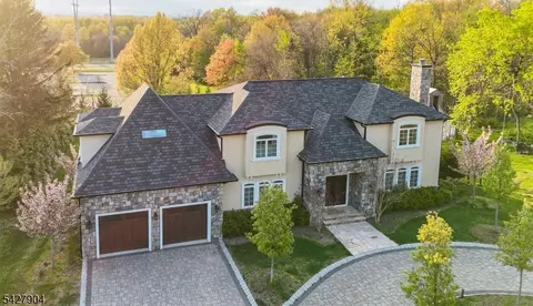 281 Beaufort Ave, Livingston, NJ 07039