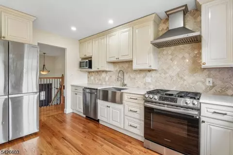 2 Marc Ct, Edison, NJ 08820 photo 12