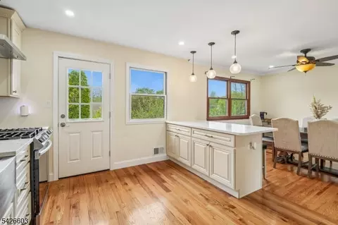 2 Marc Ct, Edison, NJ 08820 photo 11