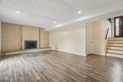 2 Marc Ct, Edison, NJ 08820 photo 14
