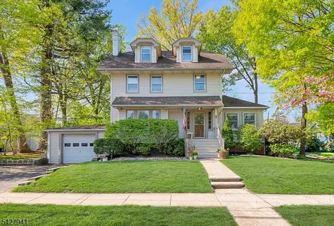 82 Oakland Rd, Maplewood, NJ 07040