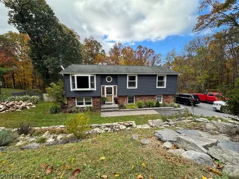 46 Fairview Ter, Wantage, NJ 07461