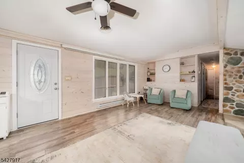 Entry Way - 12 Timbercroft Rd, High Bridge, NJ 08829 photo 3 of 8