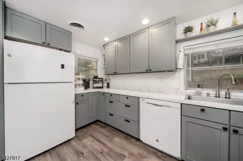 Kitchen - 12 Timbercroft Rd, High Bridge, NJ 08829 photo 1 of 2