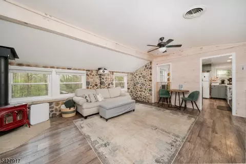 Entry Way - 12 Timbercroft Rd, High Bridge, NJ 08829 photo 2 of 8