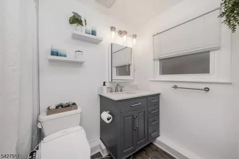 Bath - 12 Timbercroft Rd, High Bridge, NJ 08829 photo 1 of 1