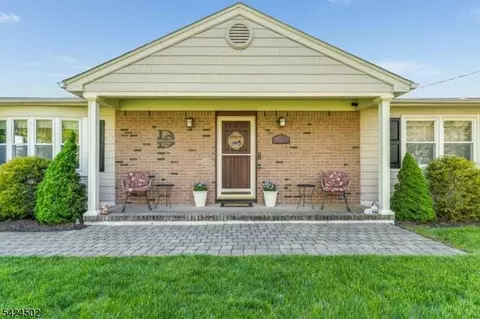 58 Dewey Ave, High Bridge, NJ 08829
