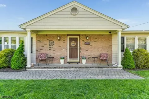 58 Dewey Ave, High Bridge, NJ 08829