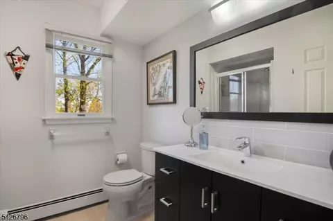 Bath - 39 Corey Rd, Flanders, NJ 07836 photo 2 of 3