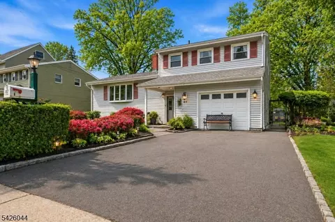 47 Sycamore St, Somerville, NJ 08876