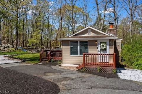 732 Brooklyn Mountain Rd, Hopatcong, NJ 07843