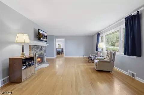 9 Henderson Hill Rd, Hampton, NJ 08827 photo 4