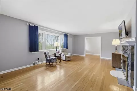 9 Henderson Hill Rd, Hampton, NJ 08827 photo 5
