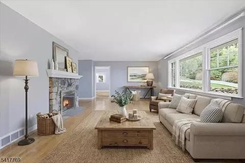 9 Henderson Hill Rd, Hampton, NJ 08827 photo 3