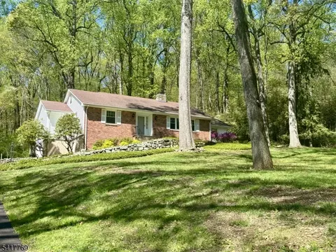 9 Henderson Hill Rd, Hampton, NJ 08827 photo 1