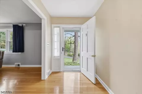 9 Henderson Hill Rd, Hampton, NJ 08827 photo 2