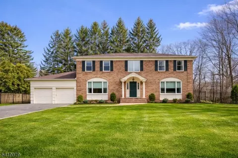 2 Barnstable Ct, Morristown, NJ 07960