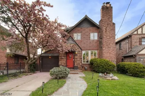 16 Summit Rd, Clifton, NJ 07012