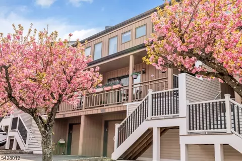 1253 Stephanie Dr, Caldwell, NJ 07006