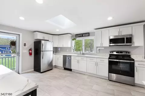 290 Schooleys Mountain Rd, Long Valley, NJ 07853
