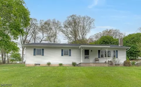 5 Decker Rd, Phillipsburg, NJ 08865