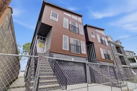 510 S 15th St, Newark, NJ 07103