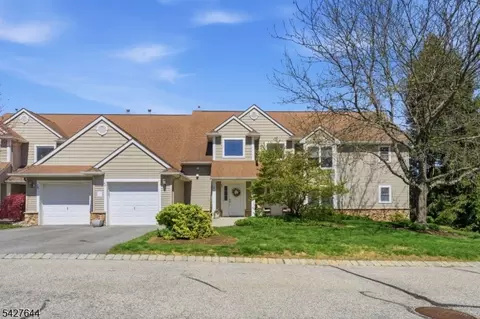 38 Bourne Cir #38, Hamburg, NJ 07419