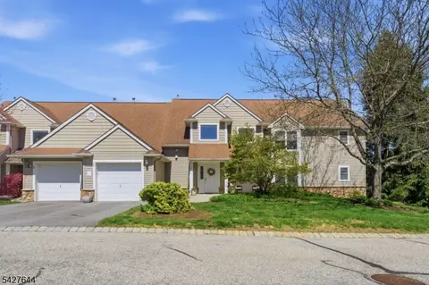 38 Bourne Cir #38, Hamburg, NJ 07419