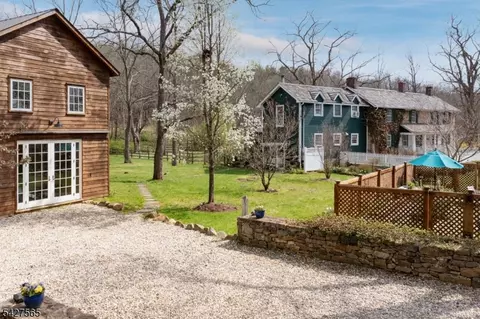91 Red Mill Rd, Glen Gardner, NJ 08826