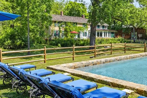 91 Red Mill Rd, Glen Gardner, NJ 08826