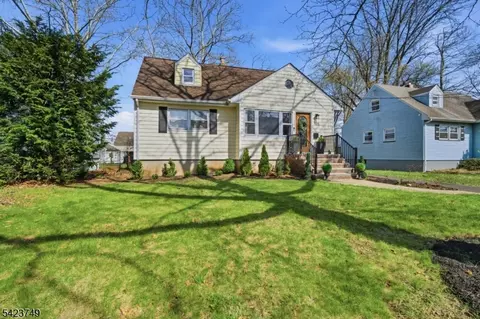 105 N 13th St, Kenilworth, NJ 07033