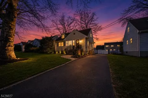 105 N 13th St, Kenilworth, NJ 07033
