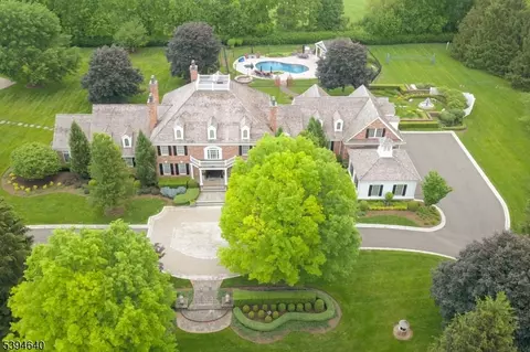 3 Winston Farm Ln, Mendham Twp, NJ 07931
