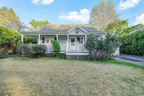 94 Barbara Dr, Pompton Lakes, NJ 07442