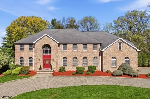 56 Burnet Hill Rd, Livingston, NJ 07039