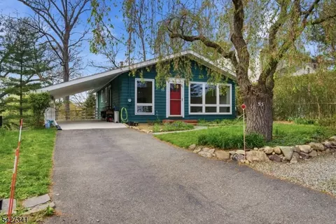 53 Lakewood Dr, Denville, NJ 07834