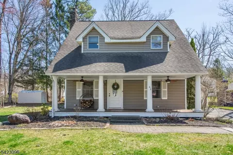 63 Ramapo Rd, Hewitt, NJ 07421