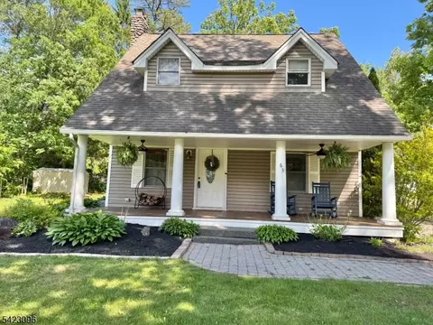 63 Ramapo Rd, Hewitt, NJ 07421