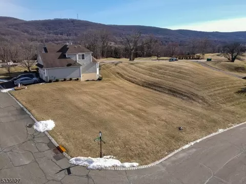 3 Wentworth Ct, Hardyston Twp, NJ 07419