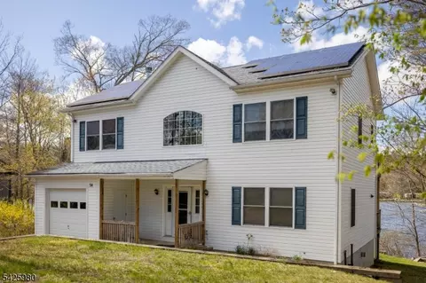 14 E Shore Dr, Newton, NJ 07860