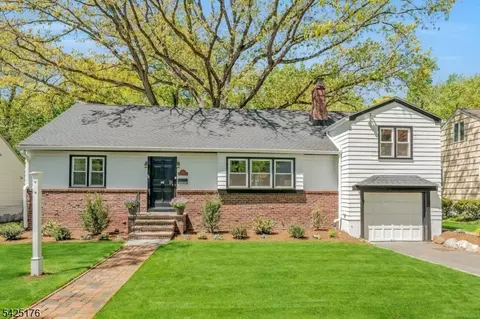 46 Chestnut Hill Pl, Glen Ridge, NJ 07028