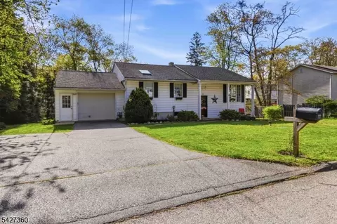 23 Hancock Dr, West Milford, NJ 07480