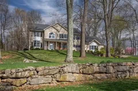 7 Rice Ln, Long Valley, NJ 07853