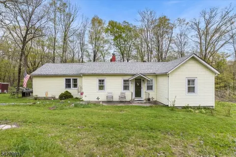 17 Clove Rd, Montague, NJ 07827