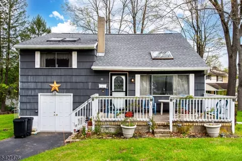 32 Madison Dr, Ogdensburg, NJ 07439