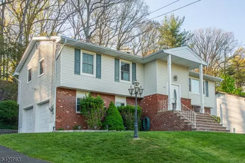 53 N Hillside Ave, Kenvil, NJ 07847