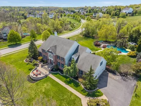 22 Patrick Henry Pl, Ringoes, NJ 08551
